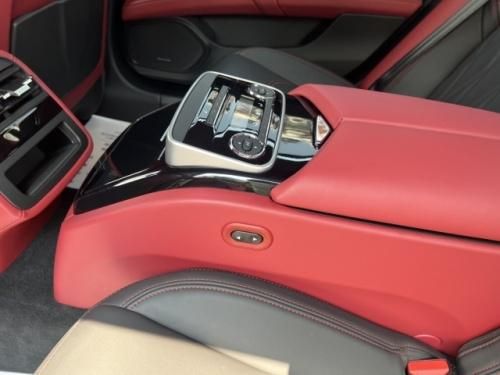 玛莎拉蒂总裁Q4行政版 红内+碳纤维落地价格 分期首付多少钱