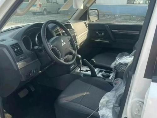 2025款三菱帕杰罗V93 3.0L V6超选四驱现车价格2X万起可全国分期