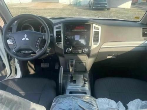 2025款三菱帕杰罗V93 3.0L V6超选四驱现车价格2X万起可全国分期