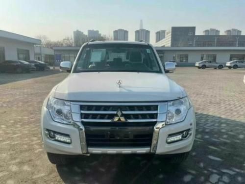 2025款三菱帕杰罗V93 3.0L V6超选四驱现车价格2X万起可全国分期