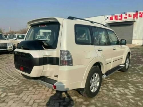 2025款三菱帕杰罗V93 3.0L V6超选四驱现车价格2X万起可全国分期