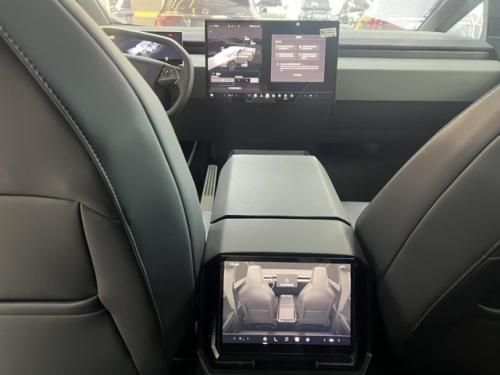 2025款特斯拉赛博野兽版现车 三电机883马力 起售价格含豪华配置