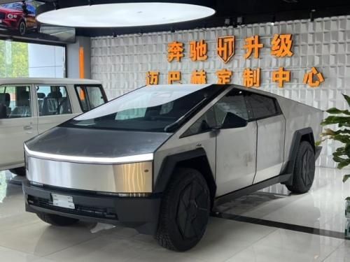 2025款特斯拉赛博野兽版现车 三电机883马力 起售价格含豪华配置