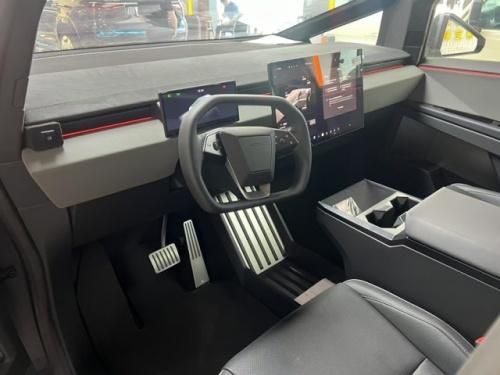 2025款特斯拉赛博野兽版现车 三电机883马力 起售价格含豪华配置