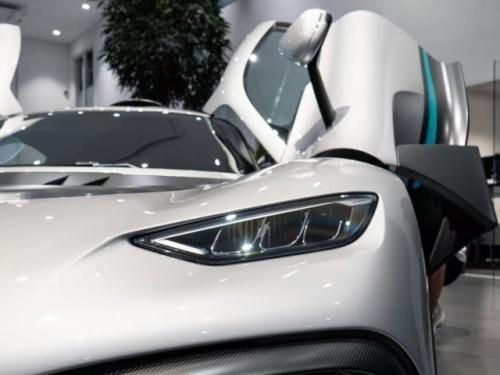 2025款奔驰AMG One星辉版现车到港 1.6T混动1049马力落地价多少钱