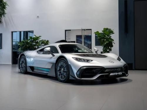 2025款奔驰AMG One星辉版现车到港 1.6T混动1049马力落地价多少钱