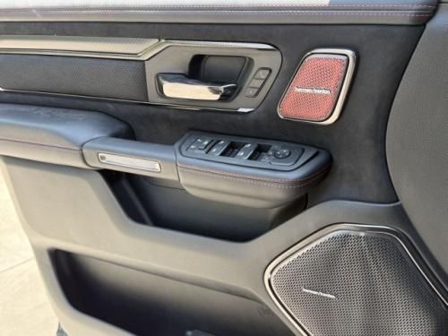 2025款道奇犀牛RHO 3.0T多少钱 首付20万开回家‌ 分期零压力‌