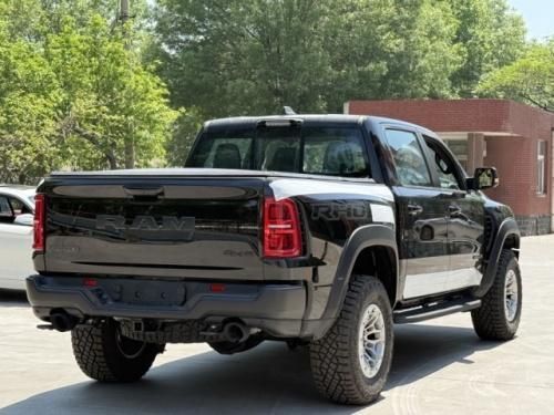 2025款道奇犀牛RHO 3.0T多少钱 首付20万开回家‌ 分期零压力‌