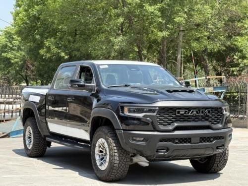 2025款道奇犀牛RHO 3.0T多少钱 首付20万开回家‌ 分期零压力‌