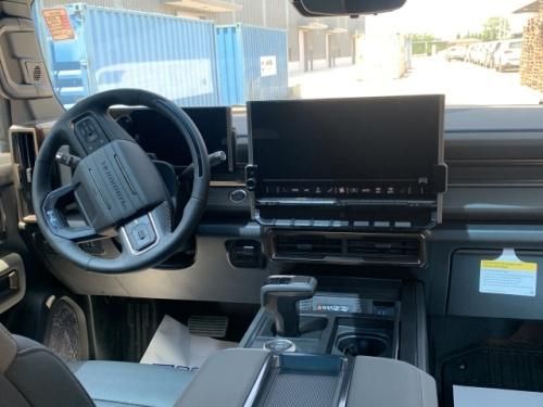 美规悍马EV皮卡配置解析Ultium电池组+自适应悬架首付30%分期政策