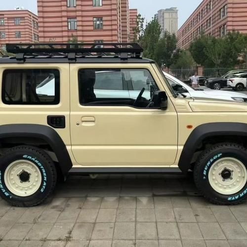 硬核升级 2025款三门吉姆尼1.5L改装版多少钱 6色可选 送3年质保