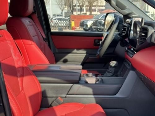 2025款丰田坦途3.4T混动 LTD TRD Pro落地价格多少钱 限量红内饰