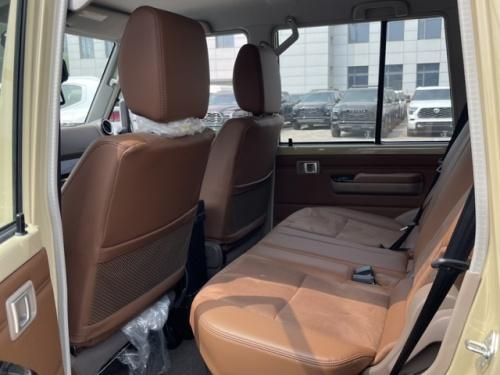 2025款丰田酷路泽LC76 2.8T柴油自动挡 四驱越野价格 分期零压力