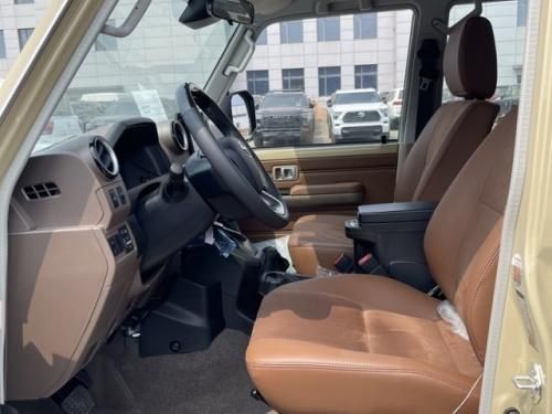 2025款丰田酷路泽LC76 2.8T柴油自动挡 四驱越野价格 分期零压力