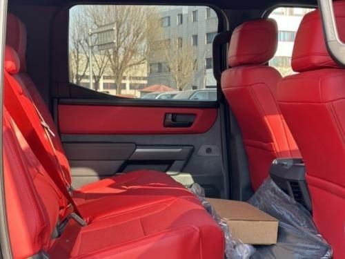 2025款丰田坦途3.4T混动 LTD TRD Pro落地价格多少钱 限量红内饰