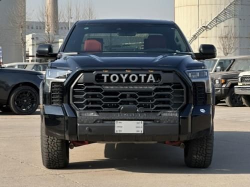 2025款丰田坦途3.4T混动 LTD TRD Pro落地价格多少钱 限量红内饰