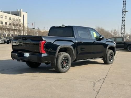 2025款丰田坦途3.4T混动 LTD TRD Pro落地价格多少钱 限量红内饰