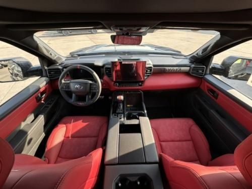 2025款丰田坦途3.4T混动 LTD TRD Pro落地价格多少钱 限量红内饰