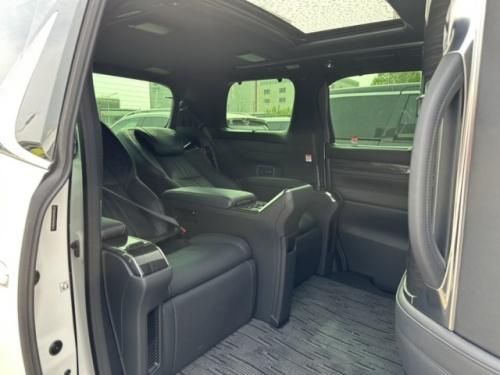 雷克萨斯LM350 23款菲律宾版3.5L四座旗舰配置享奢华座驾金融方案