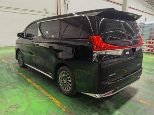 雷克萨斯LM300h2.5混动七座豪华配置低油耗高舒适金融贷款方案