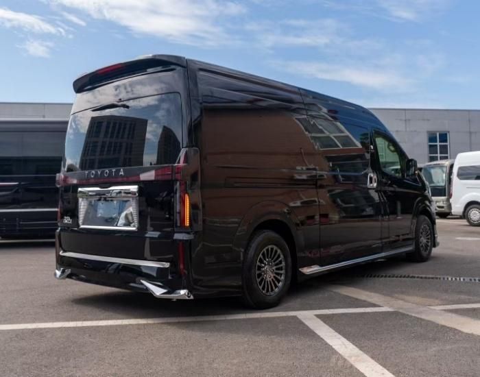 2026款海狮9座商务车金色现车45万起