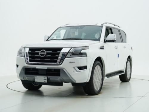 阿曼达5.6铂金版V8现车价格 22寸轮毂+总统座椅 白棕双色多少钱