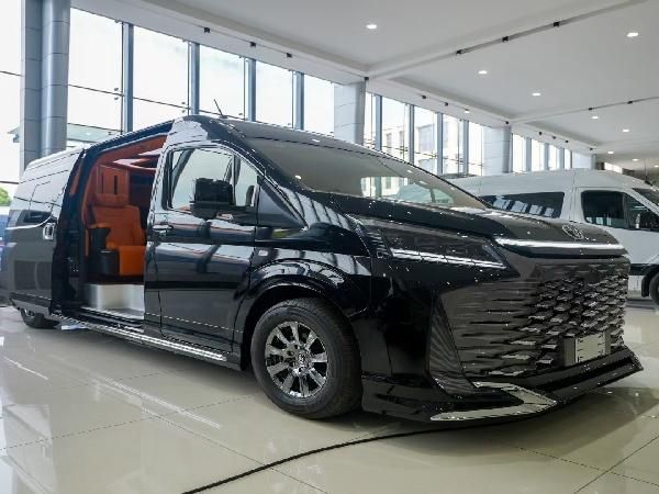 2025丰田海狮7座商务车 蓝牌落地价格及图片最新