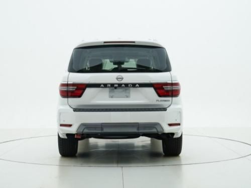 阿曼达5.6铂金版V8现车价格 22寸轮毂+总统座椅 白棕双色多少钱