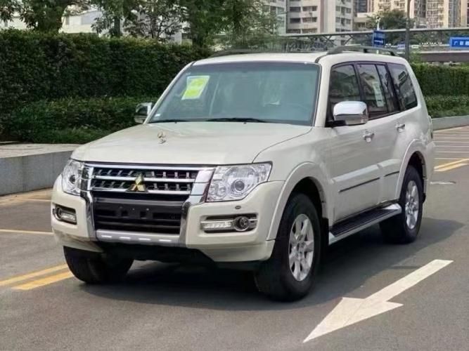 22款三菱帕杰罗 V93 3.0 GLS 织物最新价格行情24.8万