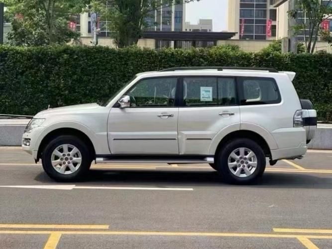 22款三菱帕杰罗 V93 3.0 GLS 织物最新价格行情24.8万