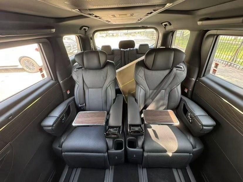 2025款埃尔法2.5 油电混动 四驱 韩版最新价格93万