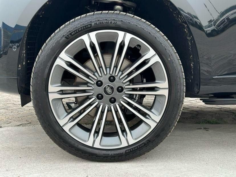 2025款路虎揽胜行政 3.0T D350 柴油 创世加长最新报价208万