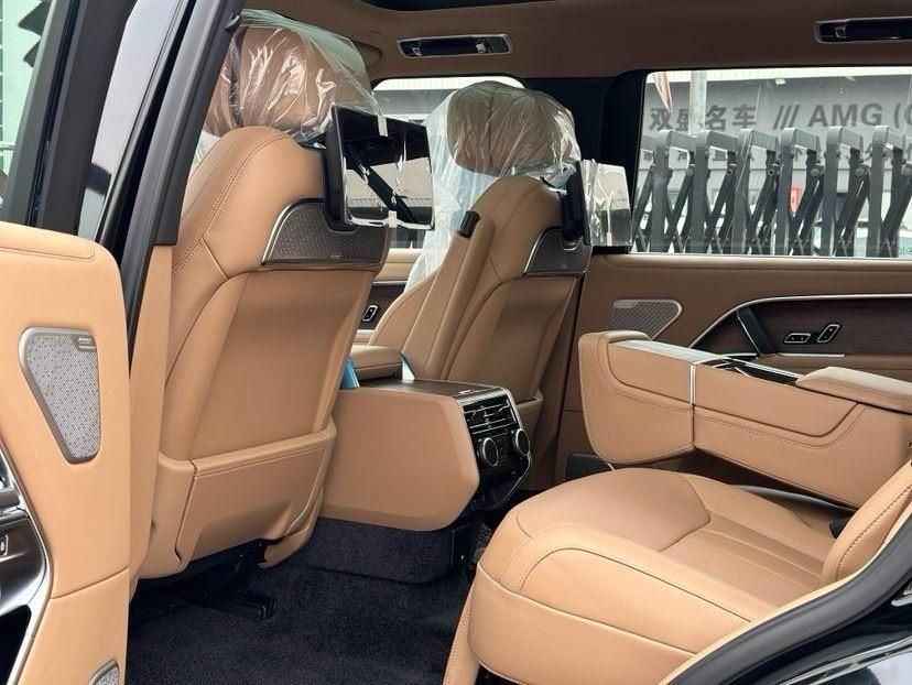 2025款路虎揽胜行政 3.0T D350 柴油 创世加长最新报价208万