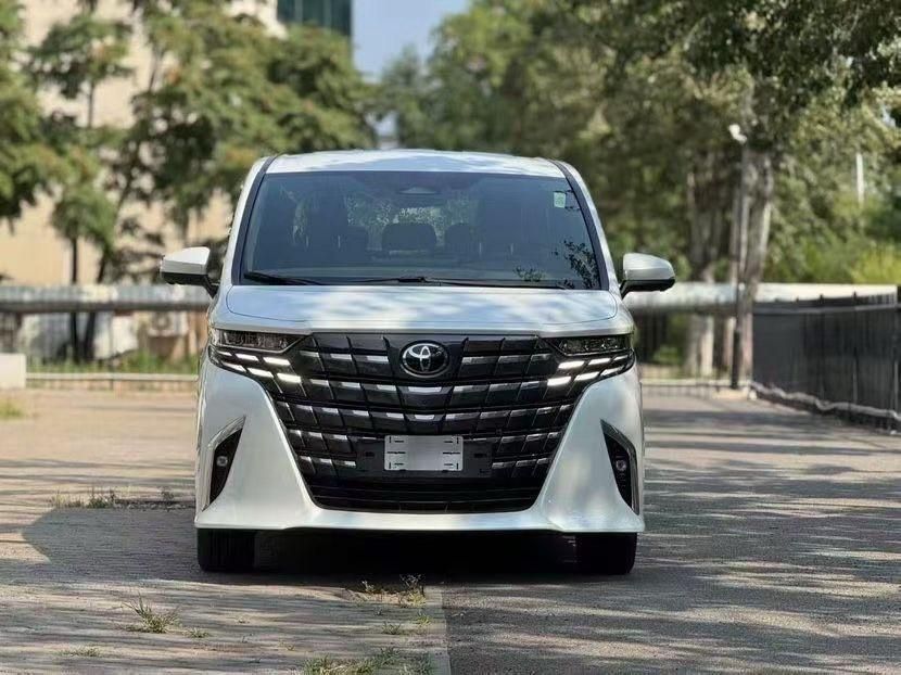 2025款埃尔法2.5 油电混动 四驱 韩版最新价格93万