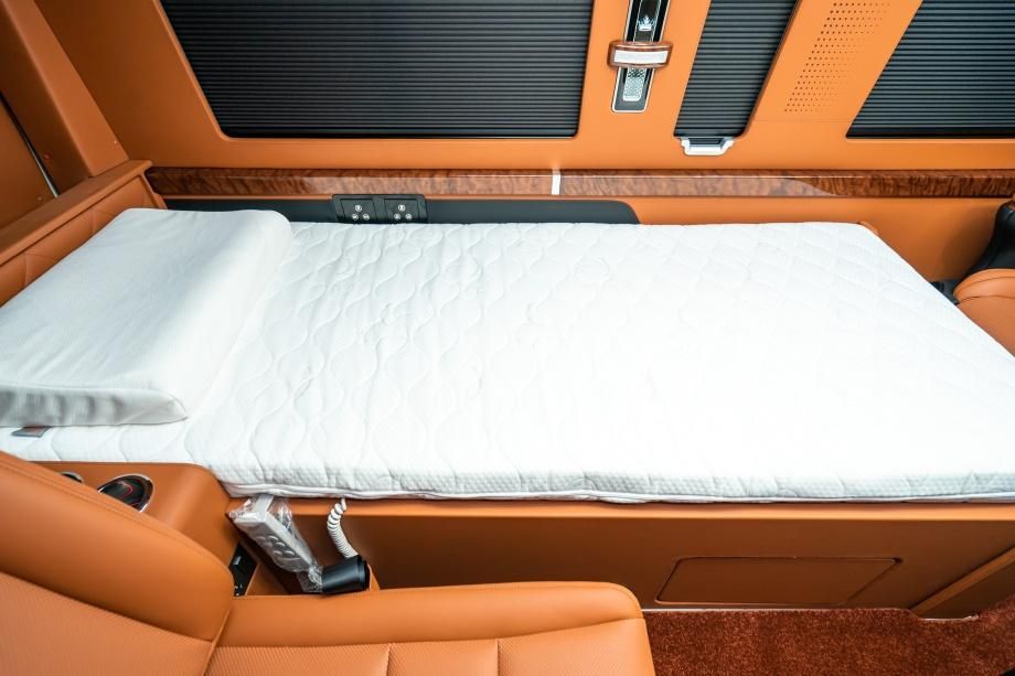 海狮6座电动单人车内空间如何 丰田海狮6座多少钱