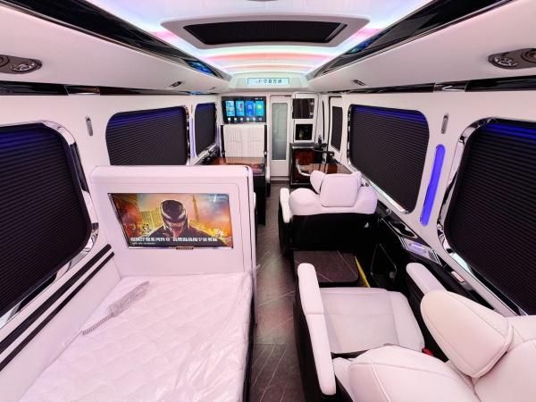 丰田考斯特12座图片 考斯特12座改装内饰图