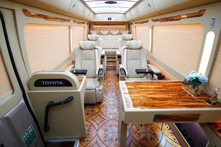 丰田考斯特现车促销优惠后多少钱 凯萨皇冠版外观落地指导价