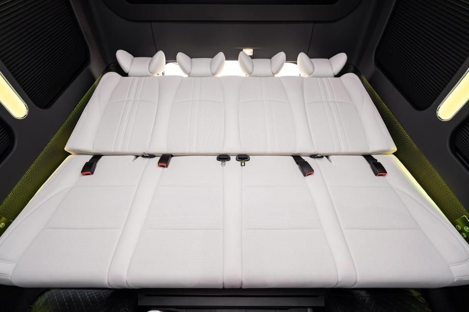 丰田考斯特13座配置参数 13座接待用车落地指导价