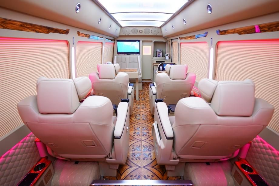 丰田考斯特现车促销优惠后多少钱 凯萨皇冠版外观落地指导价