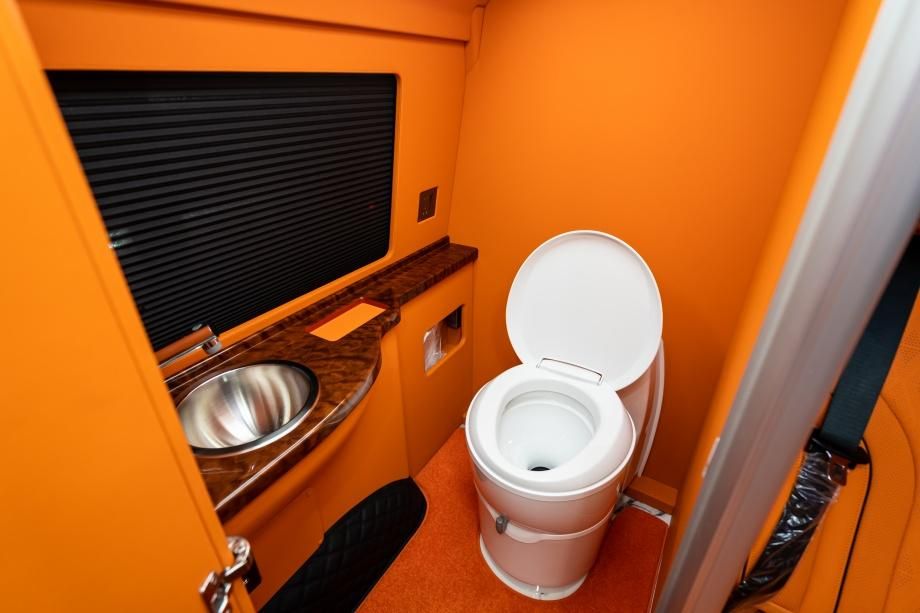 丰田海狮新车多少钱一台 商务车6座豪华版配置参数优惠价格