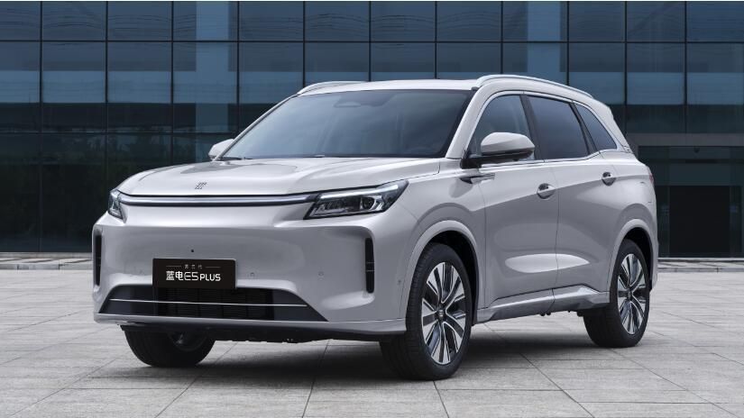第三代蓝电E5 PLUS 11月开启预售，搭载230km续航、全时四驱