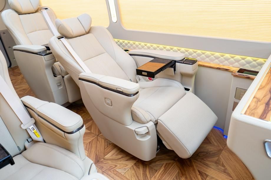 云南宣威丰田考斯特参数配置 丰田考斯特官网图片