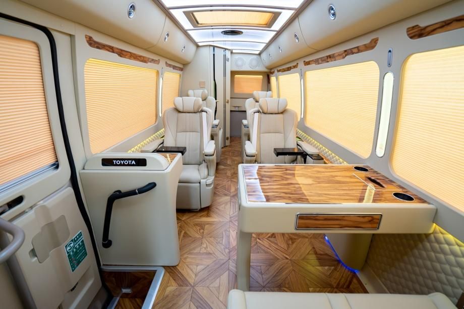 云南宣威丰田考斯特参数配置 丰田考斯特官网图片