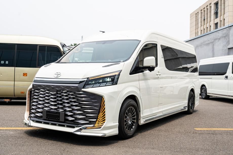 丰田海狮9座现车特惠落地价 海狮新车参数图片