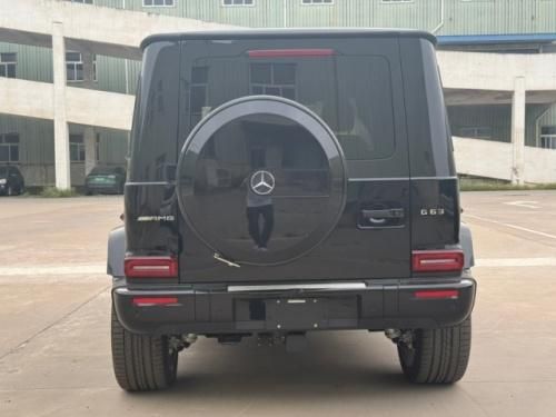 ‌2025款奔驰G63 4.0T V8+48V轻混 三把锁 曜岩黑 落地价格多少钱