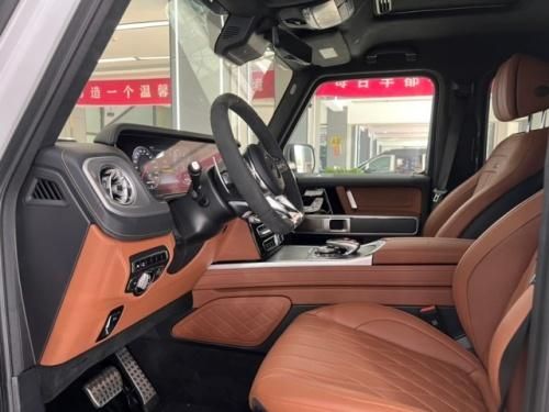 ‌2025款奔驰G63 4x4² 港口现车 报价多少钱 支持全国分期上牌