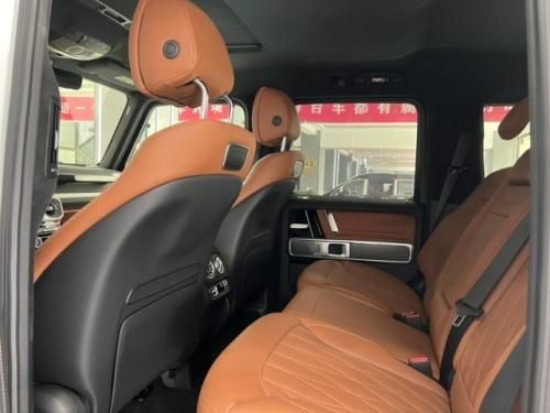 ‌2025款奔驰G63 4x4² 港口现车 报价多少钱 支持全国分期上牌