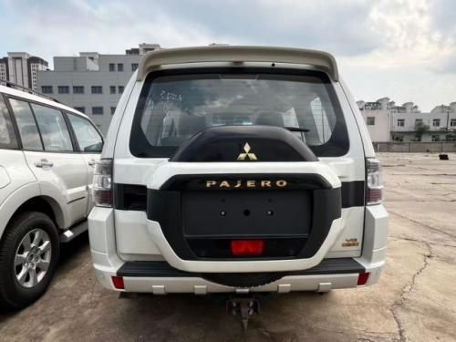 22款中东帕杰罗V93 3.0L V6+超选四驱 真皮高配金融0首付优惠