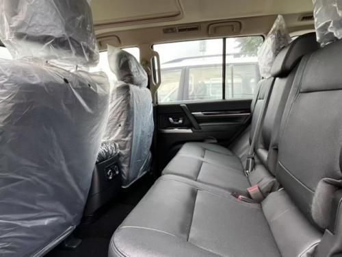 22款中东帕杰罗V93 3.0L V6+超选四驱 真皮高配金融0首付优惠