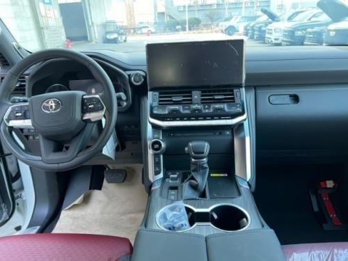 ‌丰田兰德酷路泽3500 LC300 VXS顶配3.5T报价多少钱 20%首付分期